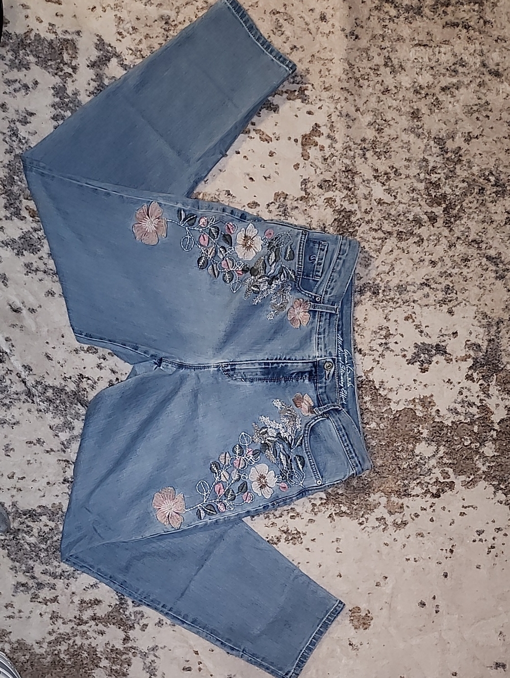 Embroidered Light Blue Women’s Jeans - Floral Detail Gloria Vanderbilt Size 14